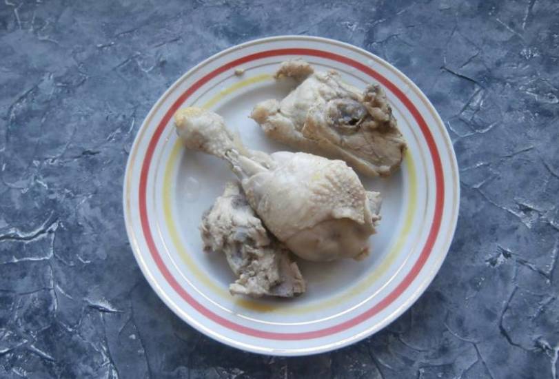 Куриный суп с плавленым сыром и вермишелью