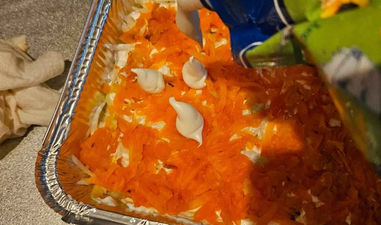 Овощной салат со свеклой с майонезом слоями