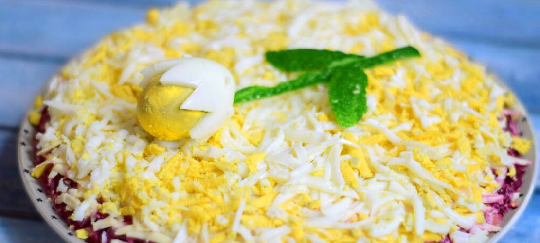 Овощной салат слоями со свеклой