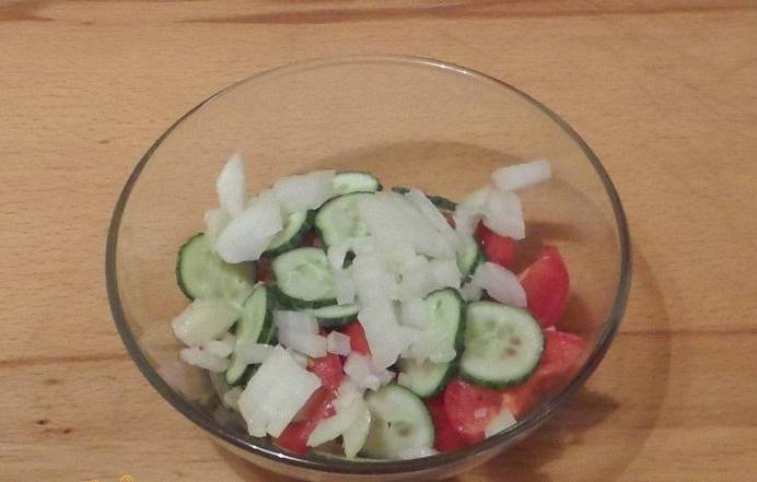Овощной салат с яйцом Овощной салат с яйцом