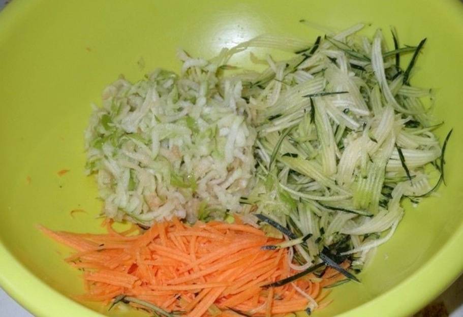 Овощной салат с яблоком