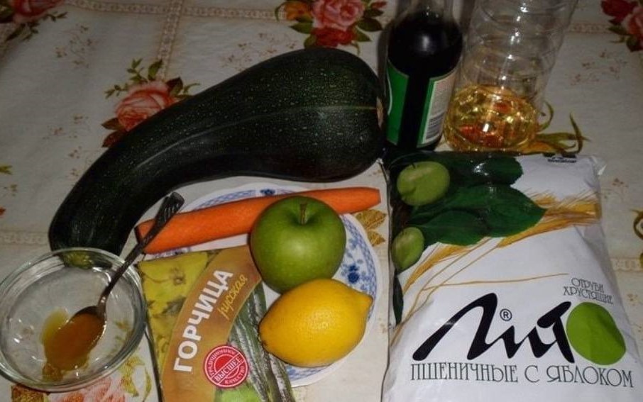 Овощной салат с яблоком