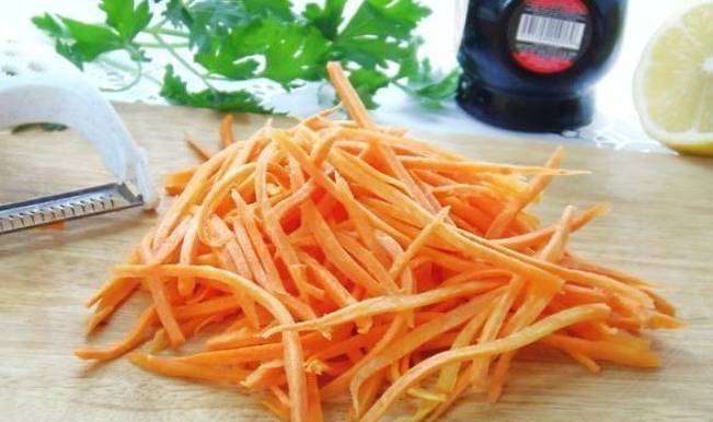 Овощной салат с фунчозой Овощной салат с фунчозой