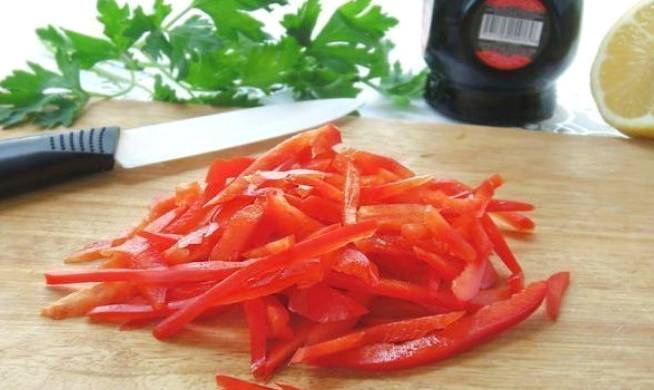 Овощной салат с фунчозой Овощной салат с фунчозой