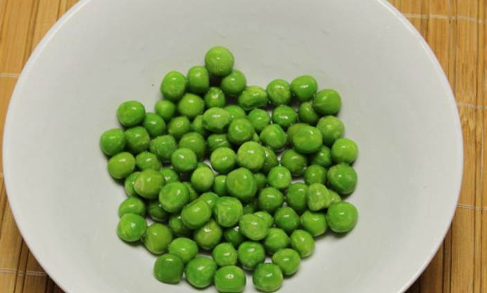 ПП салат с зеленым горошком