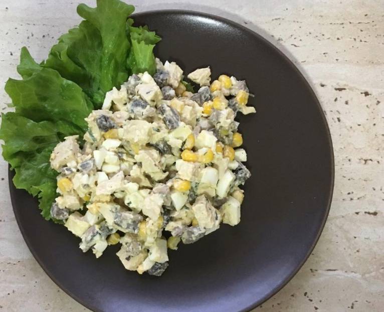 ПП салат с отварной грудкой