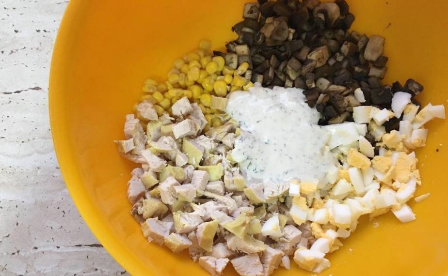 ПП салат с отварной грудкой