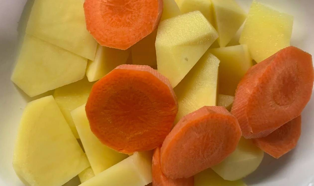 Куриный суп с цветной капустой и картошкой