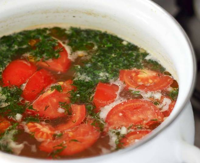 Суп с помидорами и картошкой