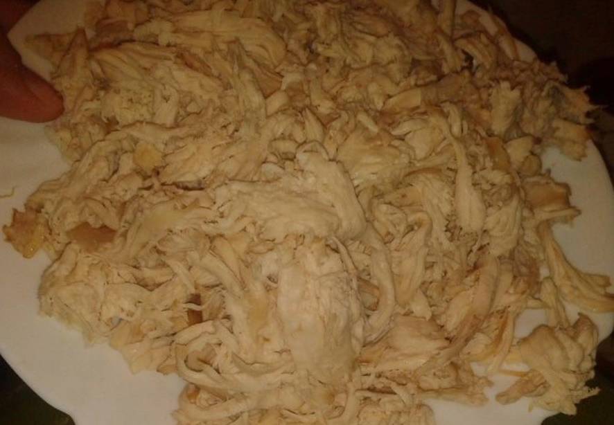 Суп с брокколи, курицей и плавленым сыром