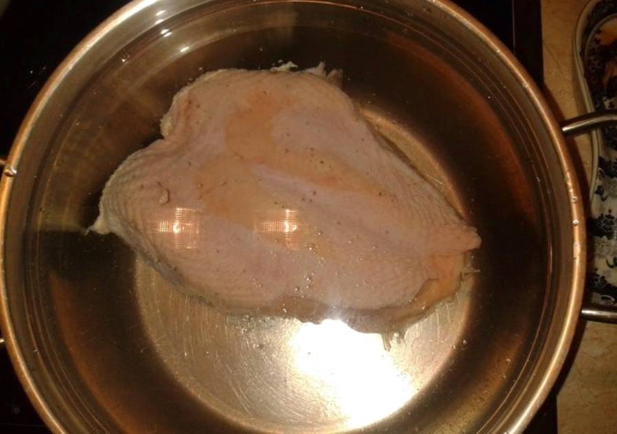 Суп с брокколи, курицей и плавленым сыром