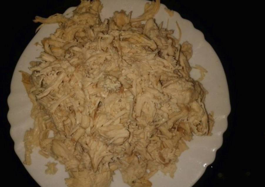 Суп с брокколи, курицей и плавленым сыром