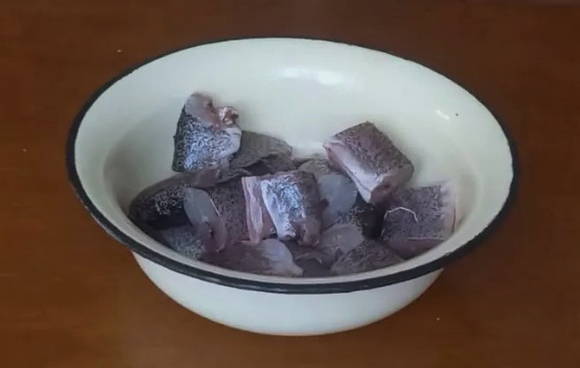 Рыбные консервы в афганском казане