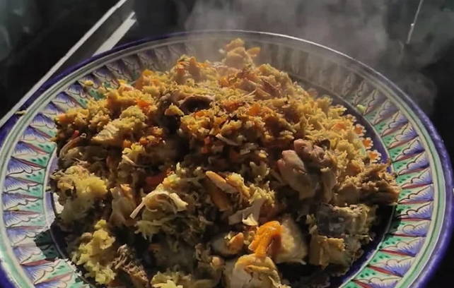 Плов из курицы в афганском казане