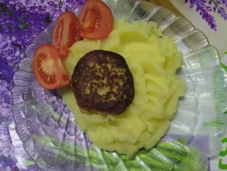 Котлеты из речной рыбы с костями через мясорубку