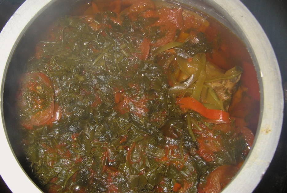 Мясо с овощами в афганском казане
