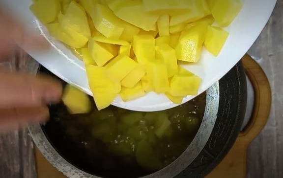 Щи в афганском казане