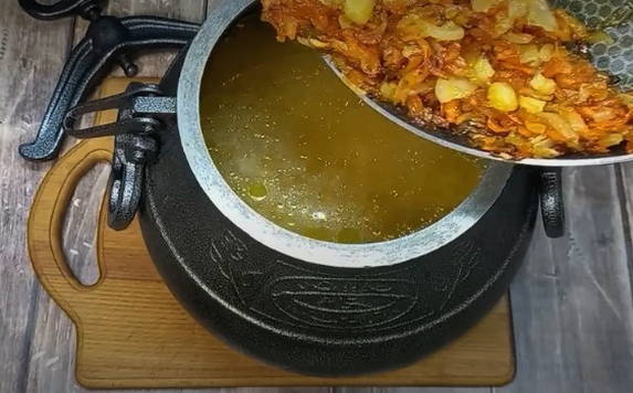 Щи в афганском казане