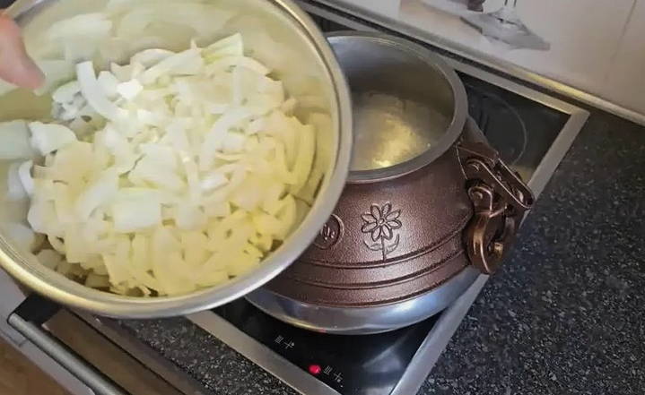 Солянка в афганском казане
