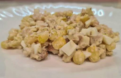 Салат «Курочка ряба» с ананасами