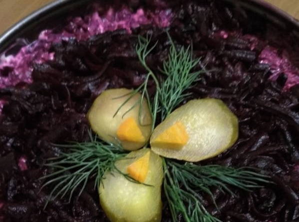 Салат «Курица под шубой» со свеклой