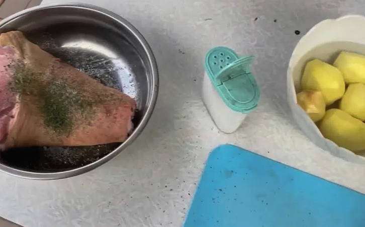 Рулька в афганском казане