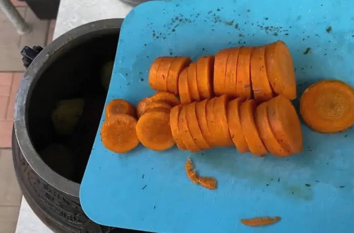 Рулька в афганском казане