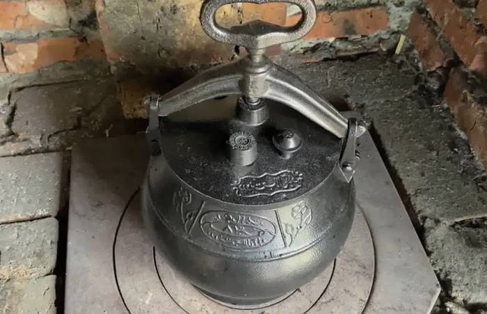 Рулька в афганском казане
