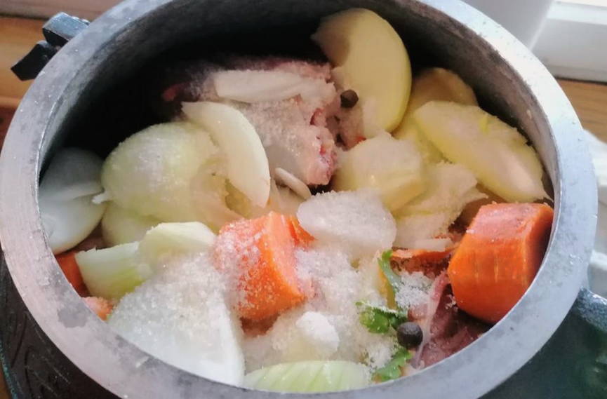 Баранина с овощами в афганском казане