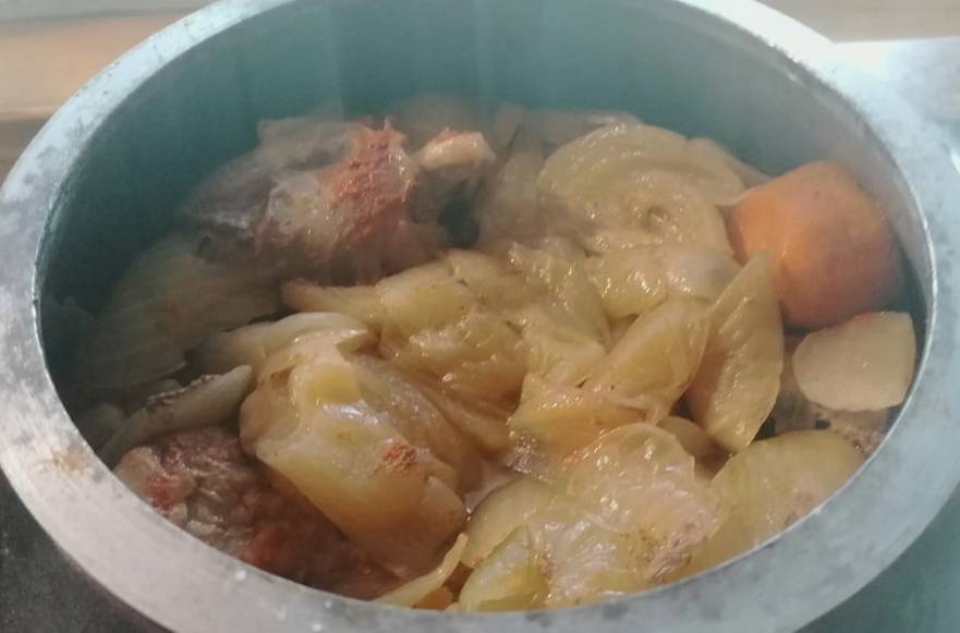 Баранина с овощами в афганском казане