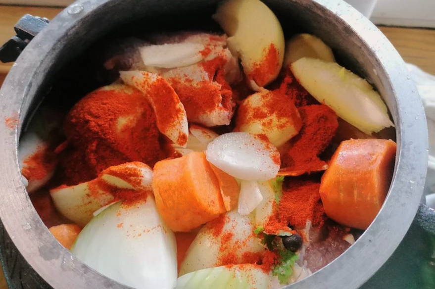 Баранина с овощами в афганском казане