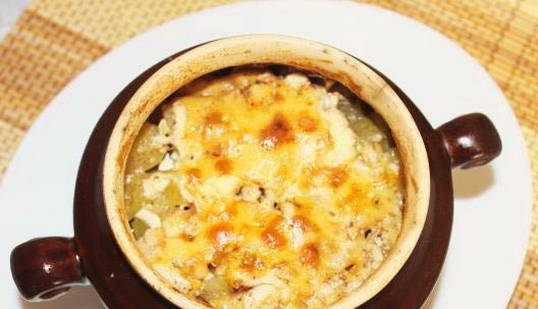 Мясо говядины с картошкой в горшочках в духовке