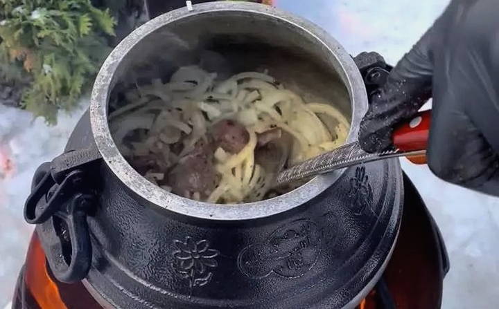 Плов в афганском казане на костре