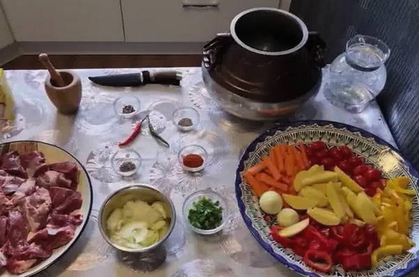 Шурпа из баранины в афганском казане