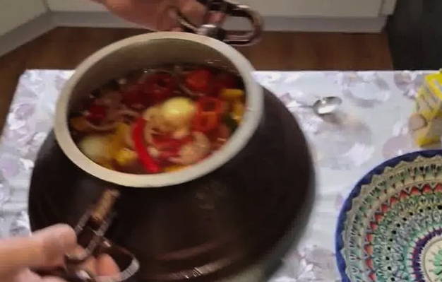 Шурпа из баранины в афганском казане