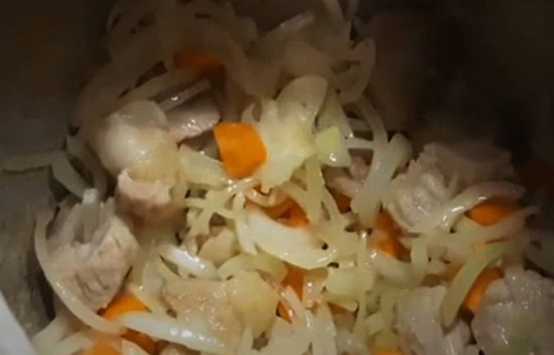Лагман в афганском казане на плите