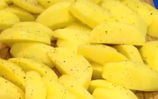 Картошка по-деревенски в мультиварке Редмонд