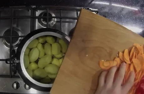 Утка с картошкой в афганском казане