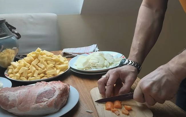 Тушеная картошка в афганском казане