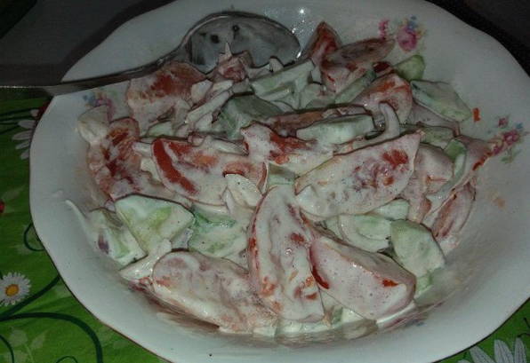 Овощной салат со сметаной