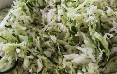 Овощной салат с уксусом и маслом