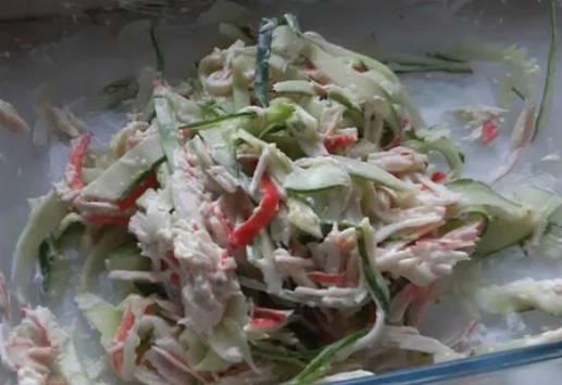 Салат с крабовыми палочками и огурцами без яиц и кукурузы