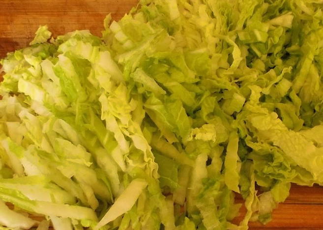 Салат с крабовыми палочками и пекинской капустой без яиц