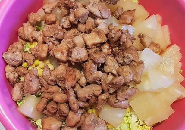 ПП салат с ананасом и курицей