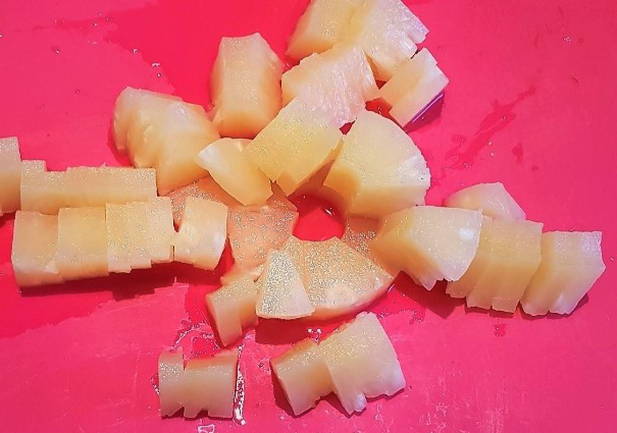 ПП салат с ананасом и курицей