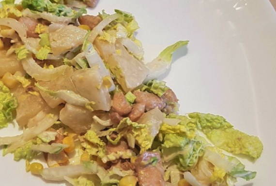 ПП салат с ананасом и курицей