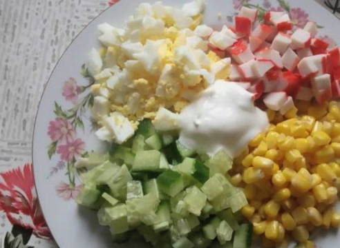 ПП крабовый салат с кукурузой