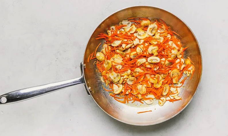 Куриный суп с шампиньонами и картофелем