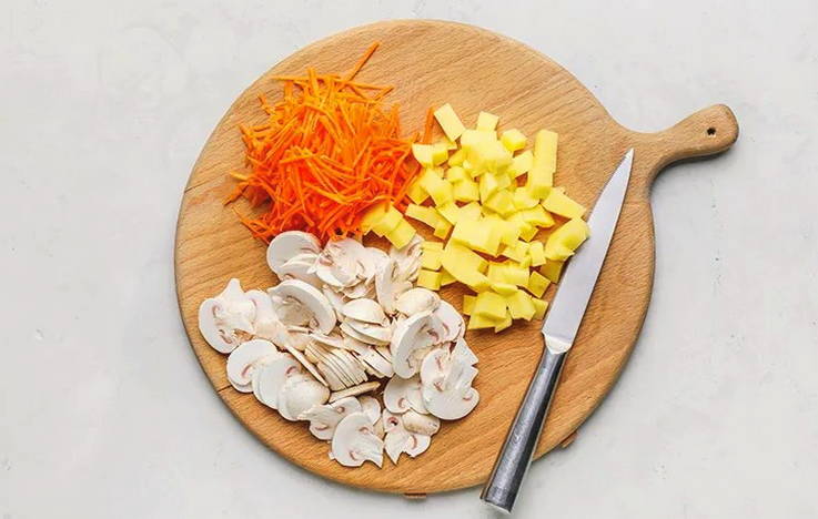 Куриный суп с шампиньонами и картофелем