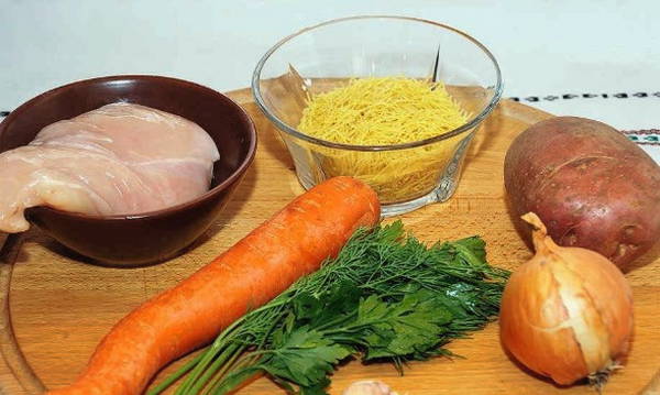 Суп с вермишелью, мясом и картошкой